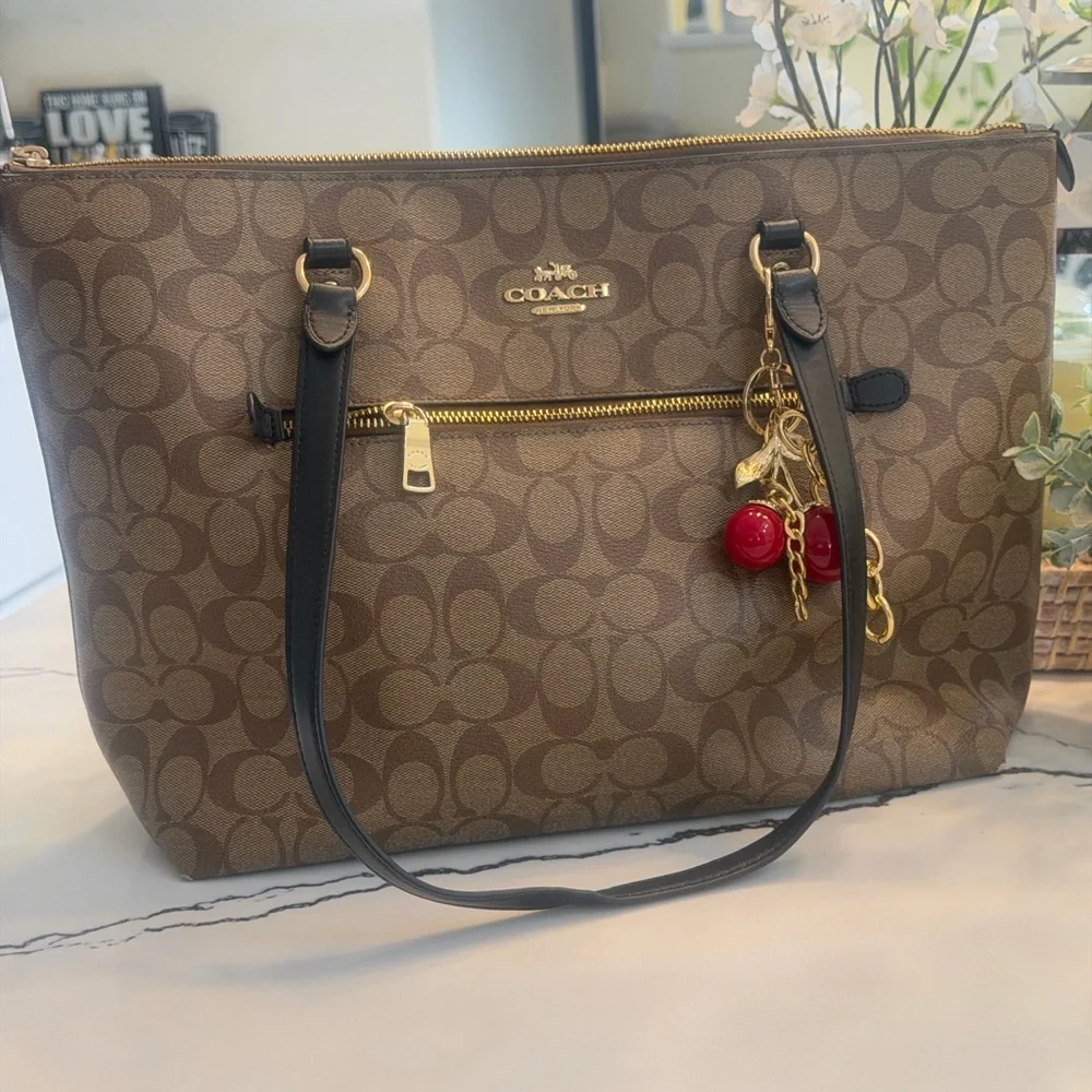 Coach Tan and Black Signature Tote - Picture 8 of 16